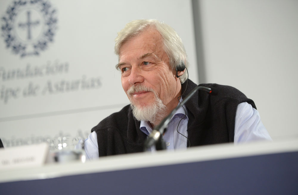 Rueda de prensa de Peter Higgs, François Englert y Rolf Heuer, presidente del CERN